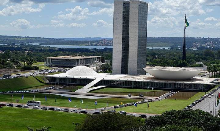 Ano legislativo começa com 24 medidas provisórias pendentes