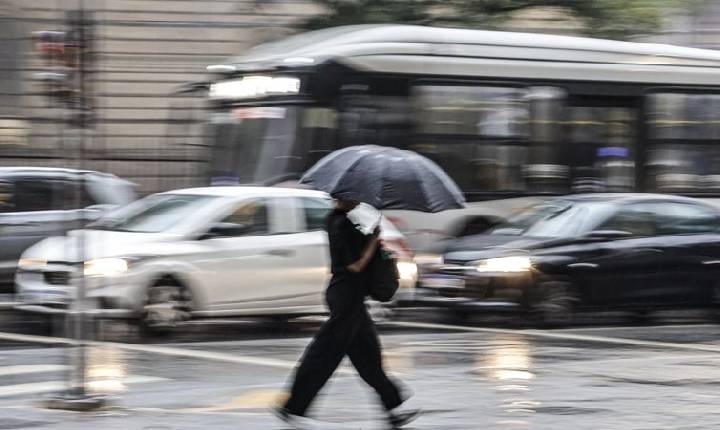 Chuvas no litoral paulista provocam interdição da Serra Mogi-Bertioga