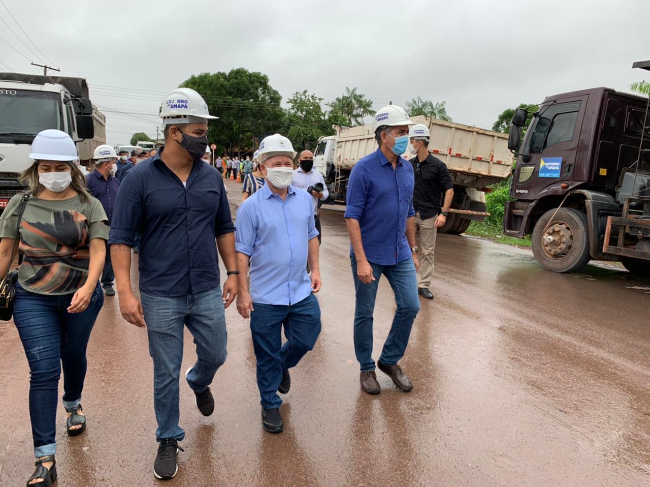 Prefeitura de Santana e Governo do Estado iniciam grande ação de limpeza de canais
