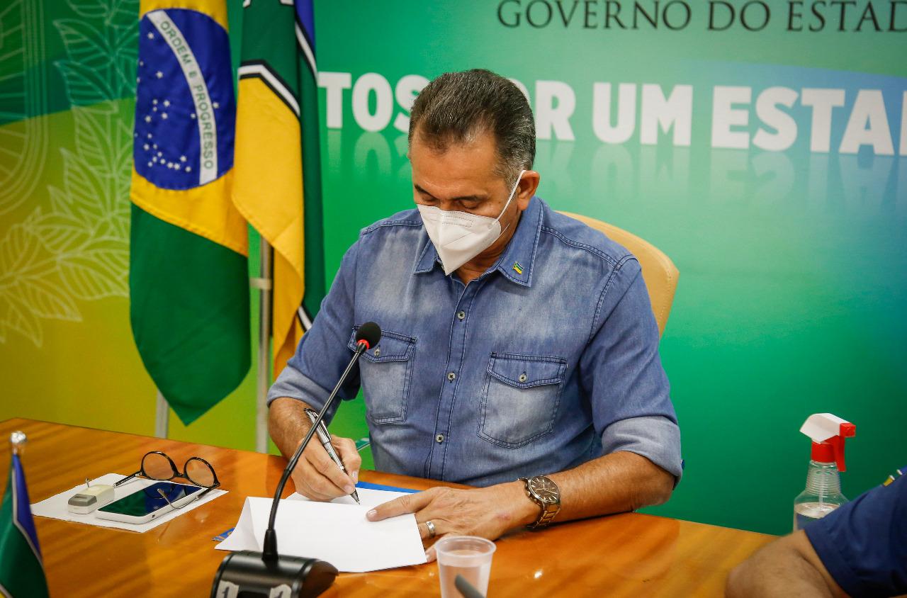 Governador Waldez Góes anuncia novo decreto com proibição de eventos em todo o Amapá e limita atendimento presencial.