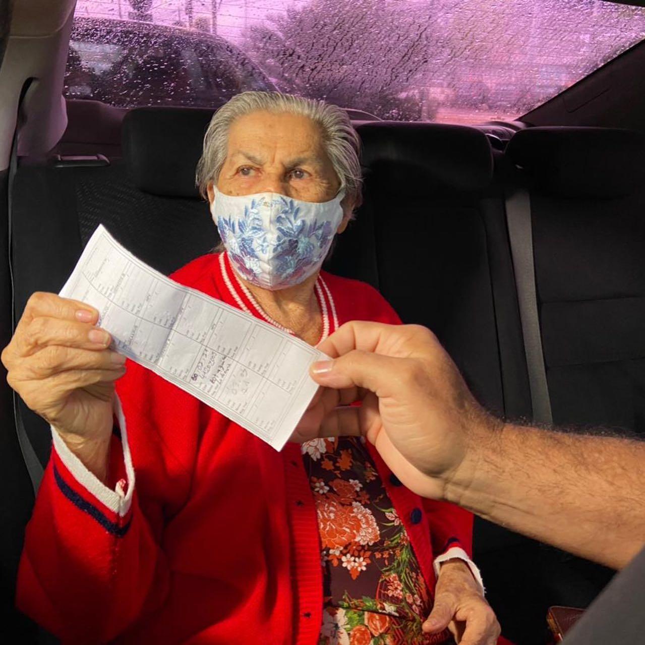 Santana inicia vacinação em idosos a partir de 90 anos 