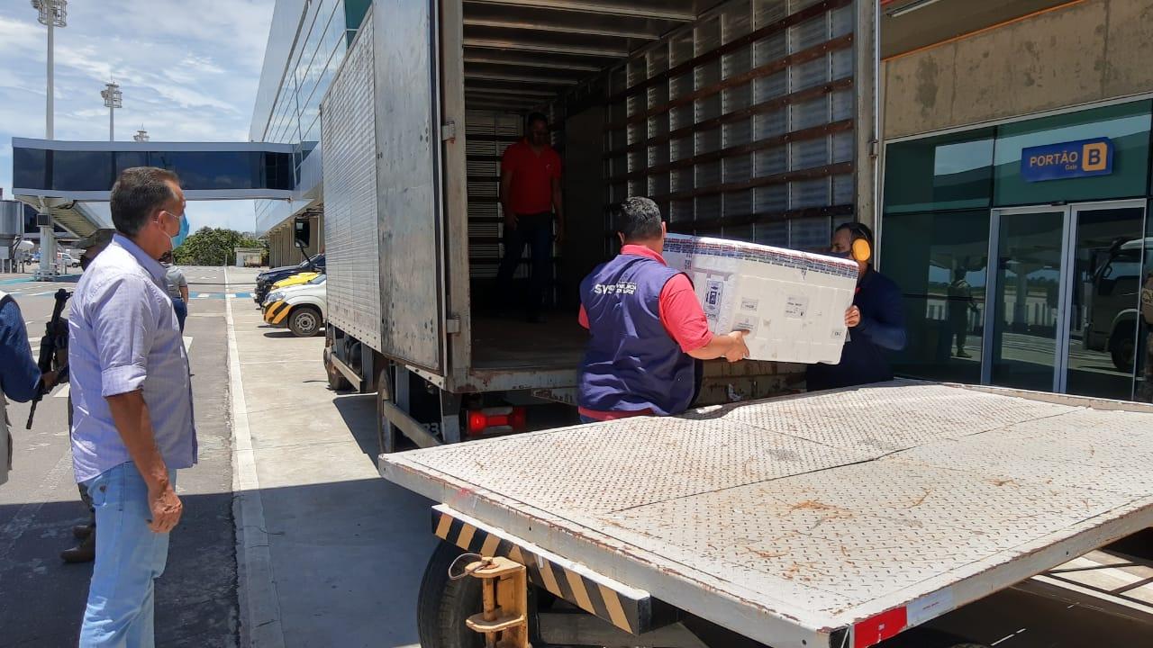 Chegou mais um lote de 10;700 doses de vacina contra a Covid-19 