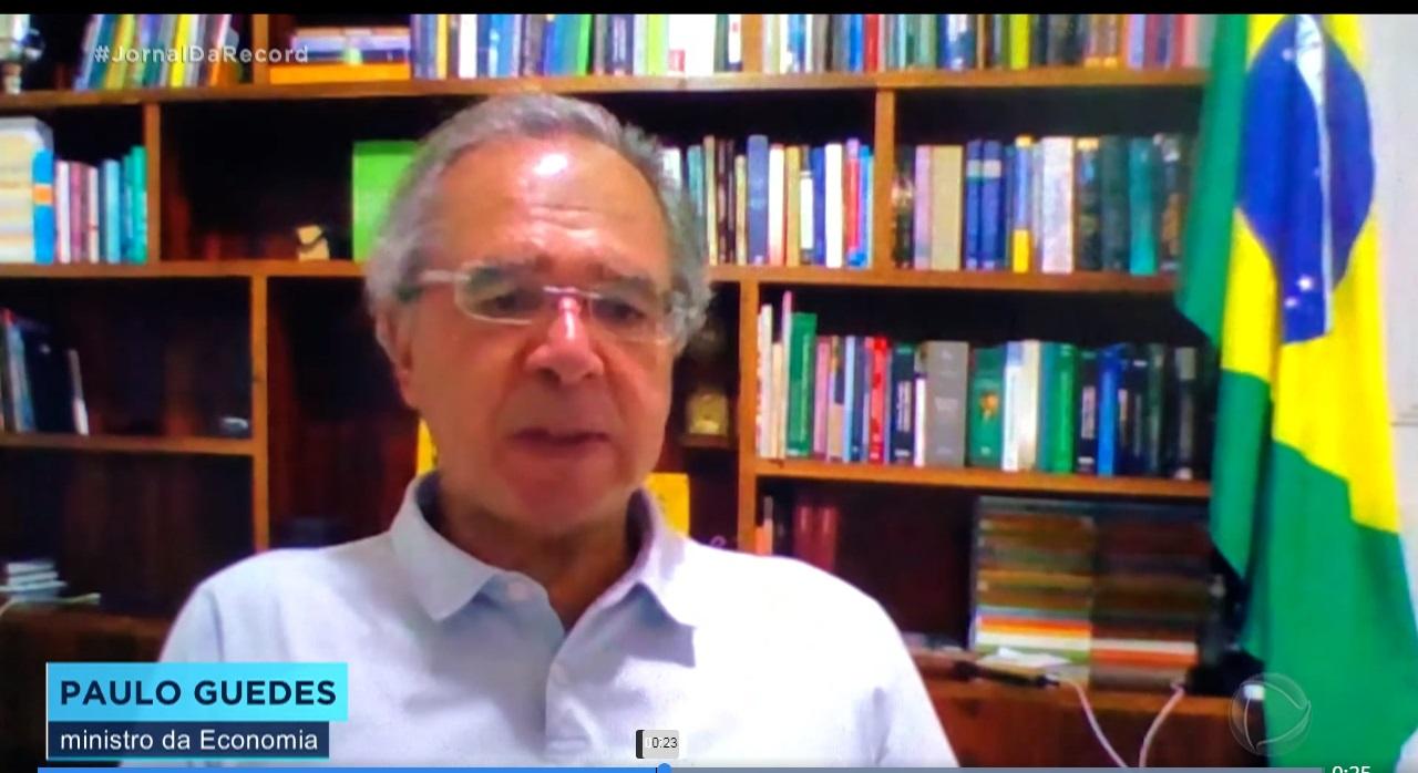 Guedes quer os 4 meses de auxílio emergencial para vacinação em massa 