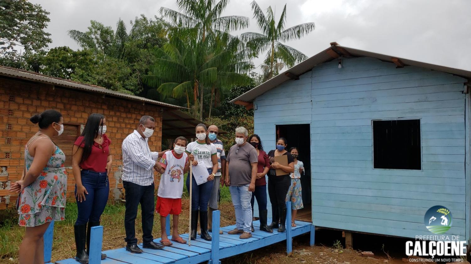 Munícipe em vulnerabilidade social recebe moradia reconstruída  