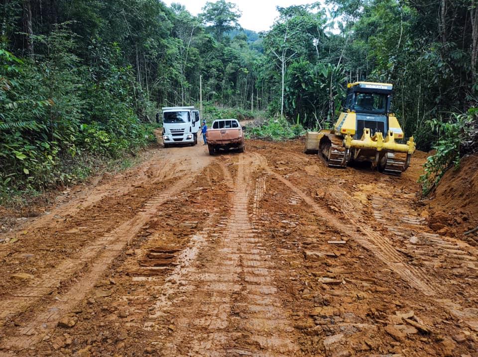 PREFEITURA AVANÇA NA TERRAPLANAGEM DE ACESSOS A ASSENTAMENTOS