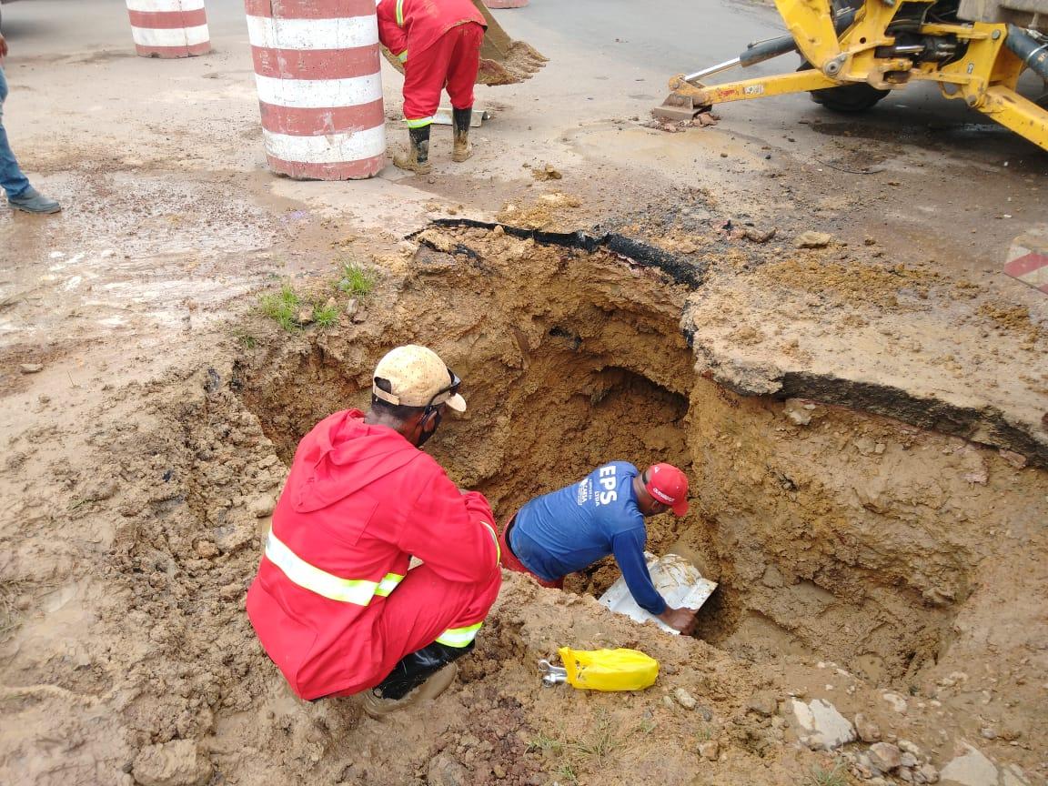 Prefeitura soluciona vazamento em adutora e prossegue com obras na Claudomiro de Moraes