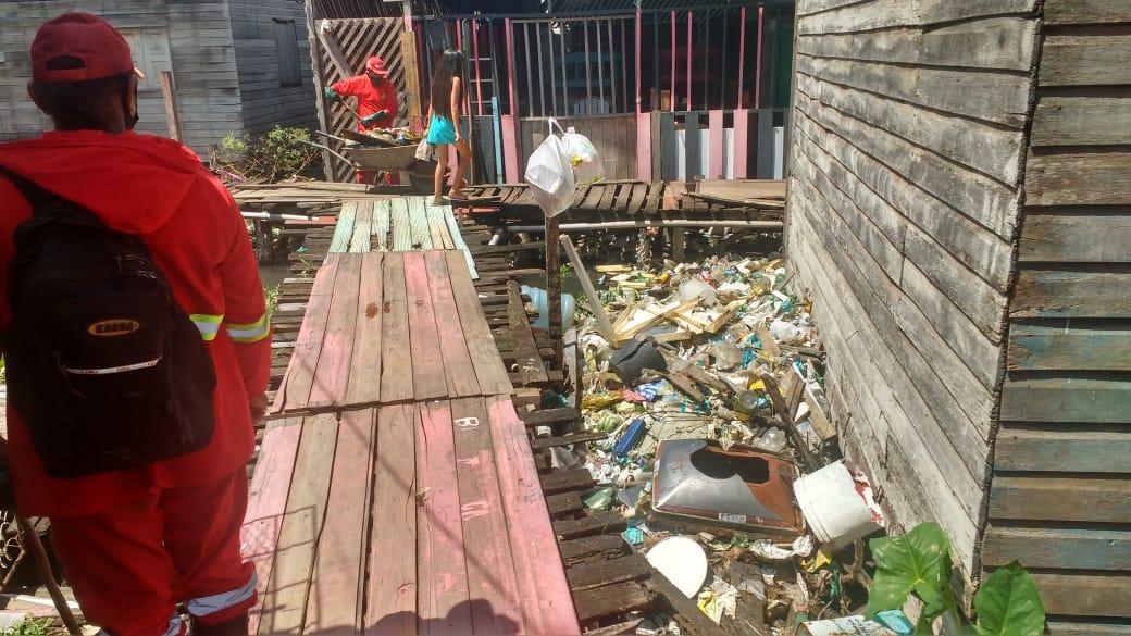 Semob executa ações de limpeza e desobstrução de canais naturais