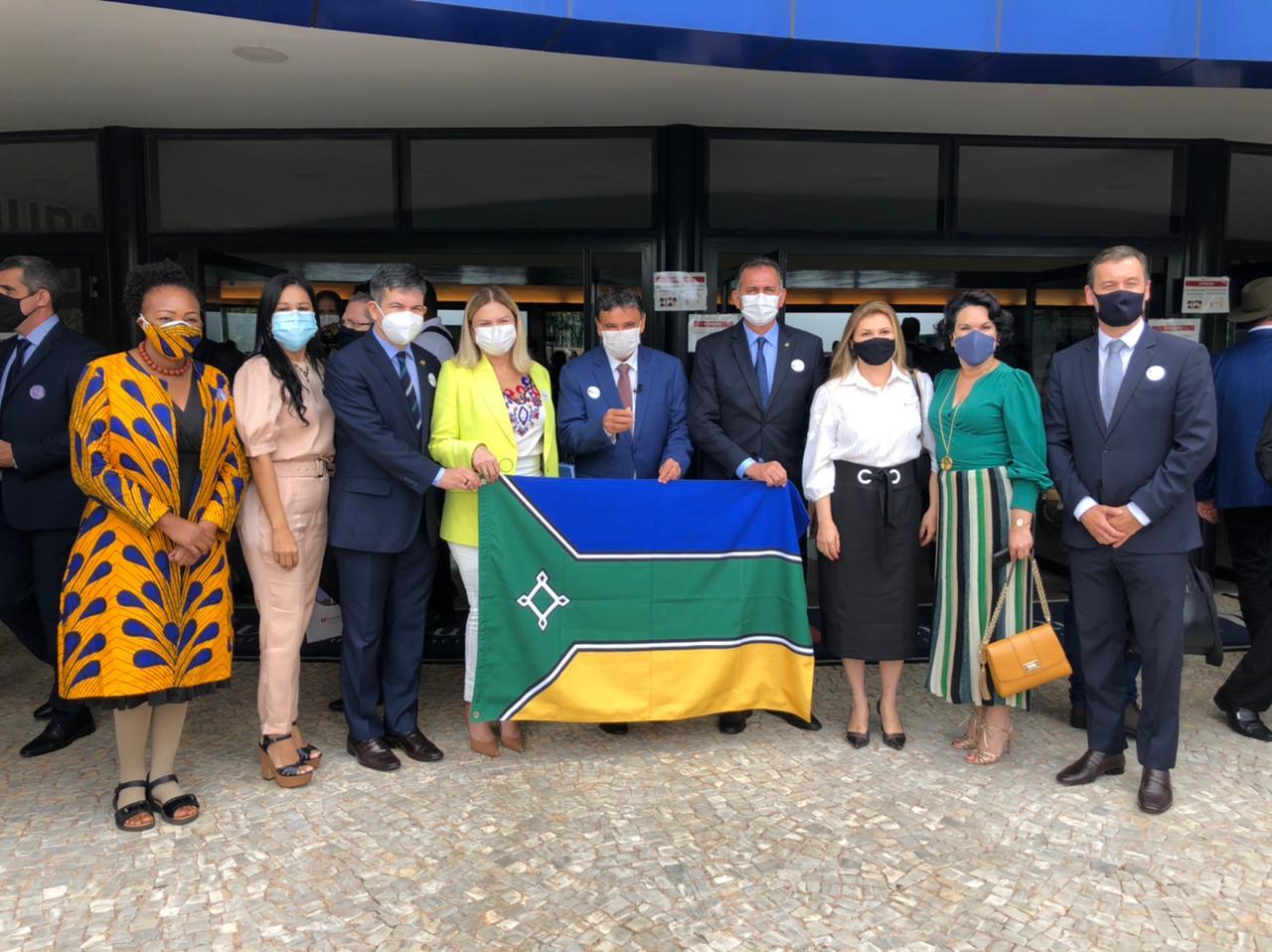 Senador Randolfe e comitiva do Amapá cumprem agenda para conhecer vacina Sputinik