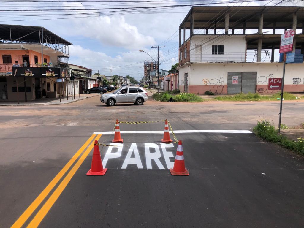 Trânsito Seguro: Rua Professor Tostes recebe sinalização horizontal após passar por processo de recapeamento asfáltico