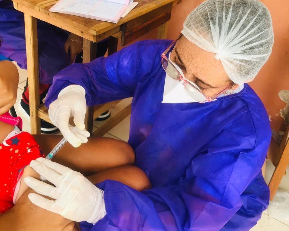 Vacinação continua e avança no município. Entrega de 44 toneladas em  Kit alimentação aos alunos municipais. 