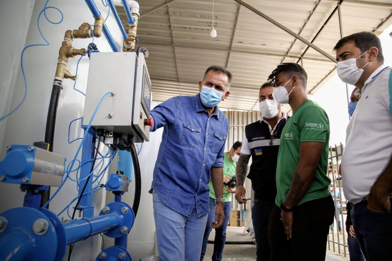 WALDEZ ENTREGA VACINA E USINA EM LARANJAL DO JARI