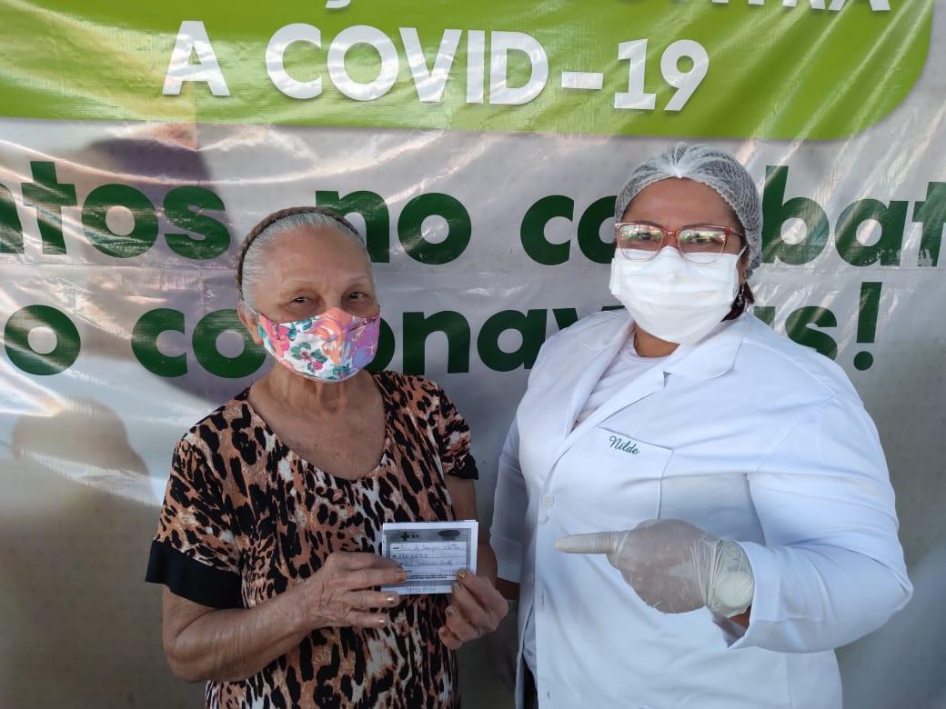 Covid-19: Santana aplica 2° dose
