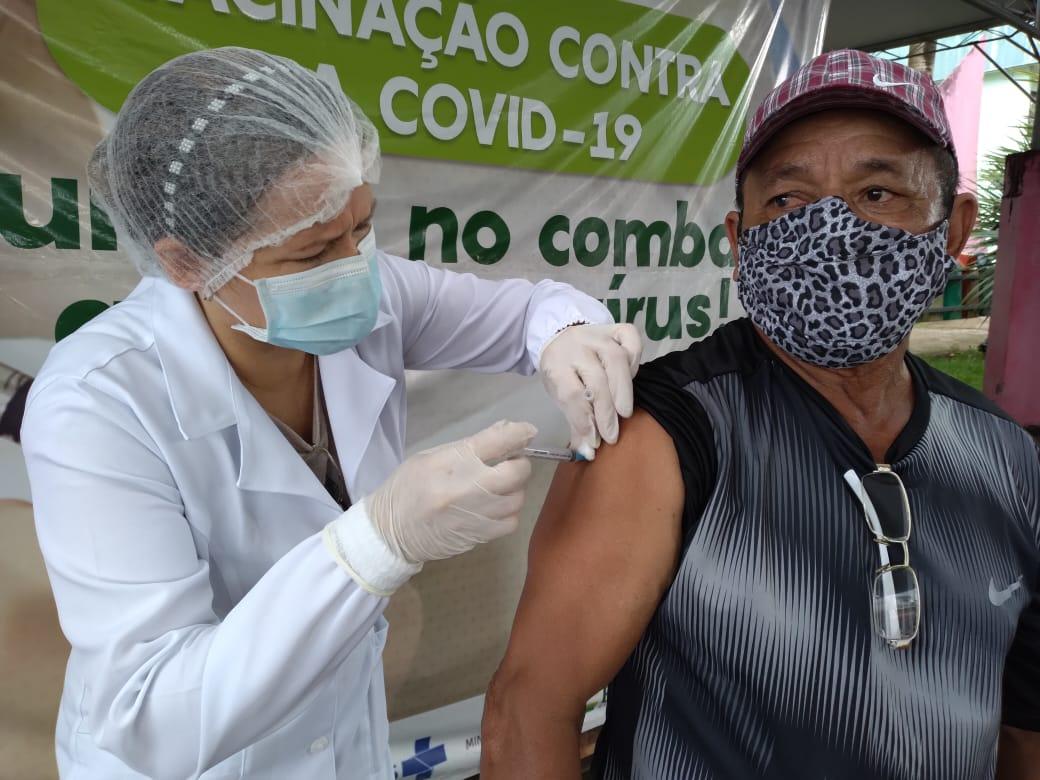 Em Santana, cadeirantes a partir de 18 anos poderão se vacinar contra a Covid-19, nesta segunda, 26
