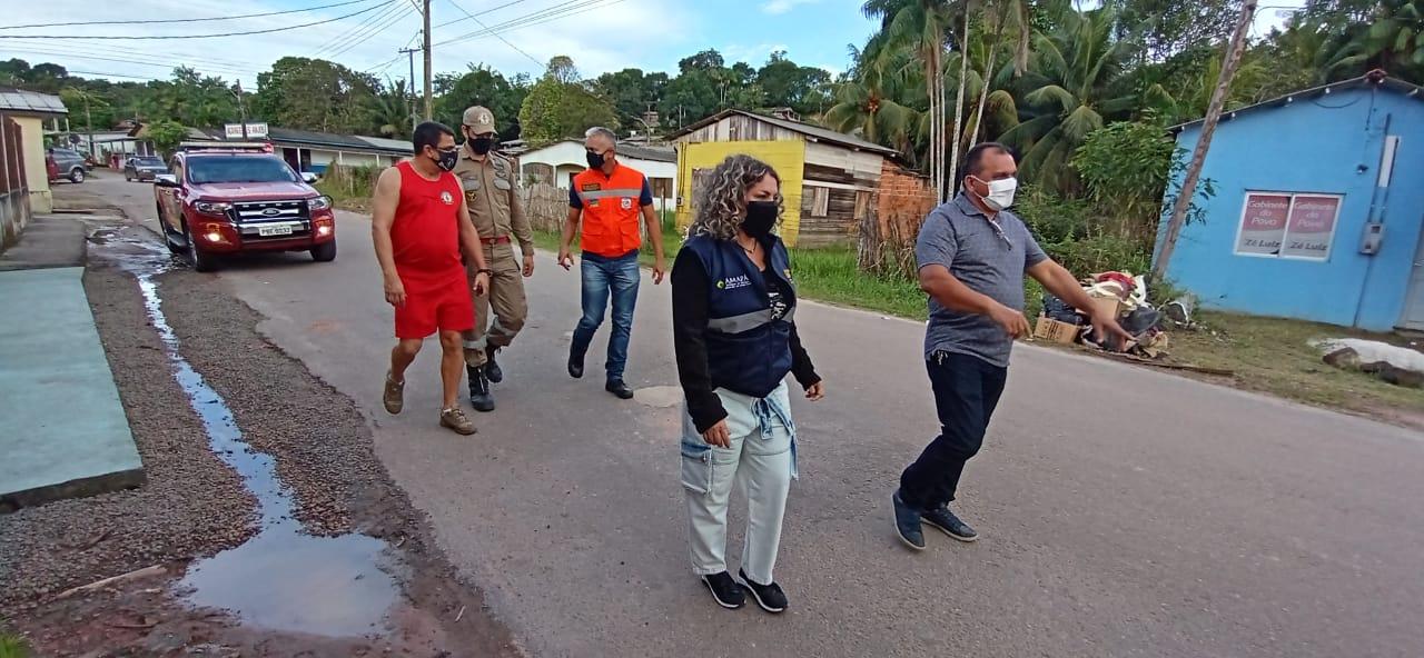 Equipes de &oacute;rg&atilde;os do governo estiveram na cidade nesta ter&ccedil;a-feira.