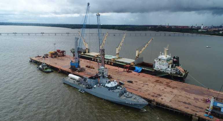 Marinha aciona 2 navios para levar tanques de oxigênio ao AP e PA 