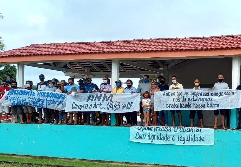 Garimpeiros fazem justo protesto em Pedra Branca do Amapari no Amapá