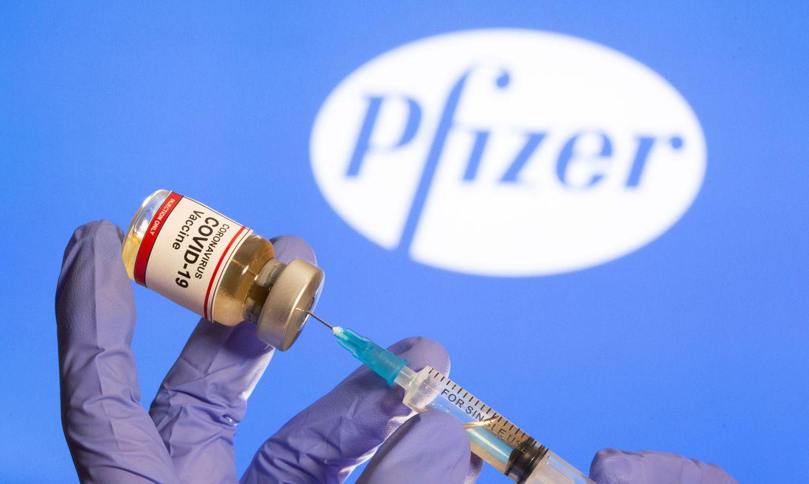 Primeiro lote da vacina da Pfizer com 1 milhão de doses chega hoje ao Brasil.
