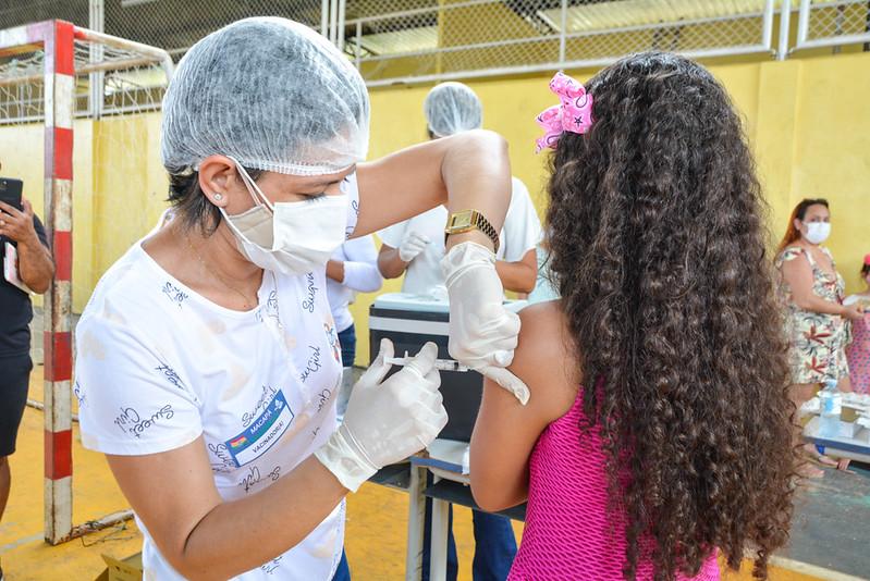 Semsa amplia horários e locais de vacinação contra HPV e meningite para adolescentes de Macapá