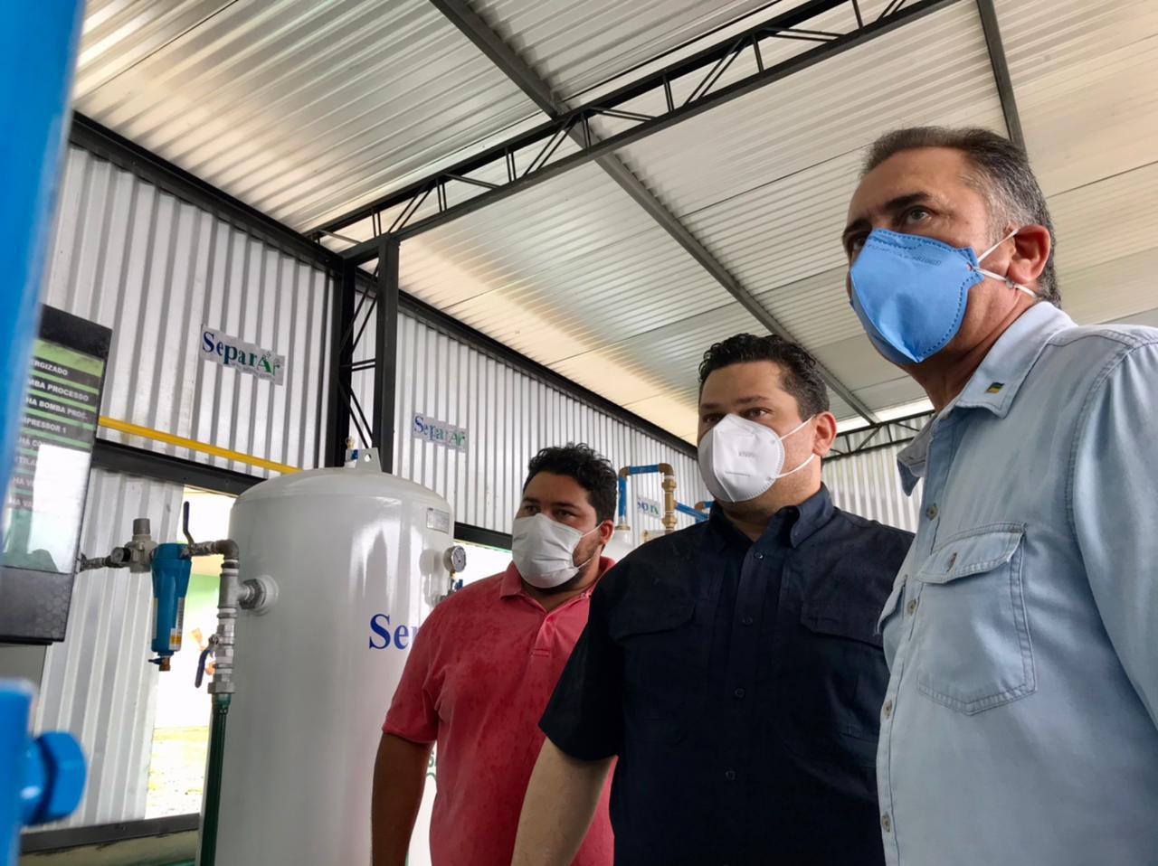 Waldez entrega usina de oxigênio de Oiapoque e anuncia implantação de um centro de tratamento intensivo no município. 