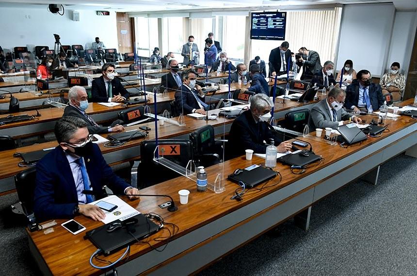 CPI convoca nove governadores e ex-governador do RJ Wilson Witzel 