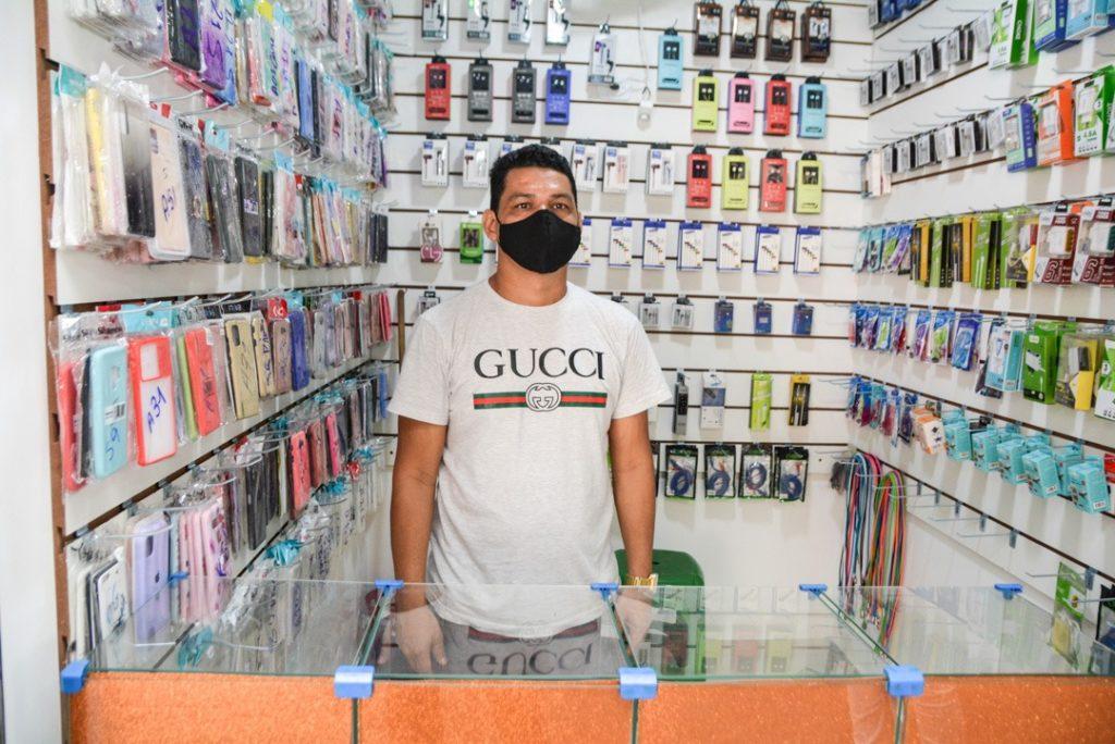 EMPREENDEDORES INICIAM MUDANÇA PARA O NOVO SHOPPING POPULAR