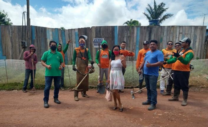 Prefeitura de Santana atende solicitação de limpeza dos moradores do bairro Fé em Deus