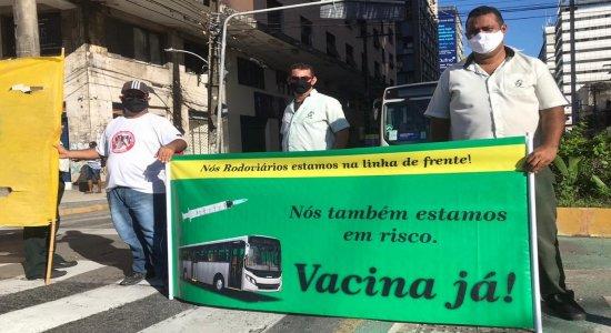 Rodoviários fazem parte dos grupos prioritários, mas ainda não receberam vacina