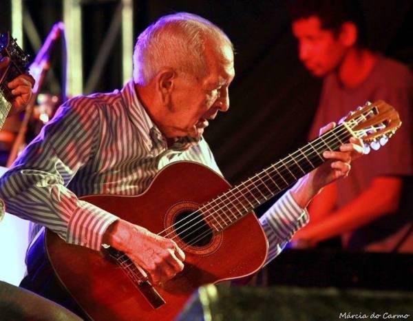 A generosidade musical de Nonato Leal – Por Fernando Canto