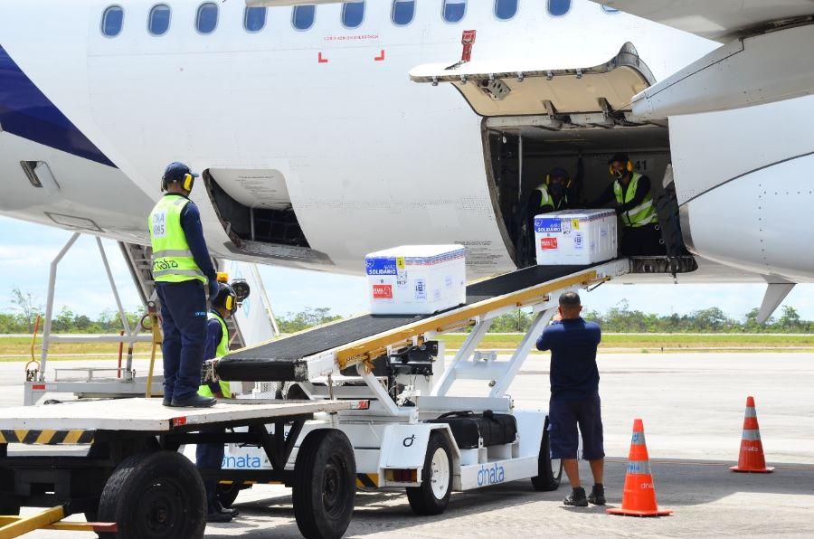 Amapá recebe 11.200 doses de vacina; mais 42.910 doses chegam nos próximos dias