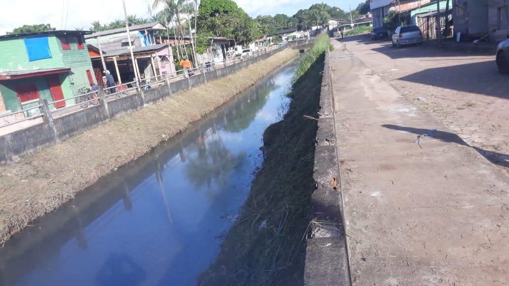 Defesa Civil realiza limpeza preventiva em canais