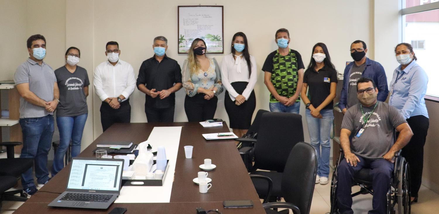 MP-AP reúne com Procuradoria-Geral do Município e Secretaria de Educação de Macapá