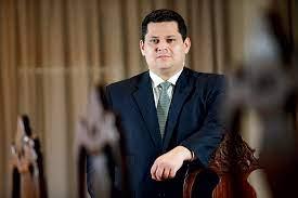 Após ofensiva de Bolsonaro ao STF, presidente da CCJ diz que não vai mais pautar indicação de André Mendonça à Corte