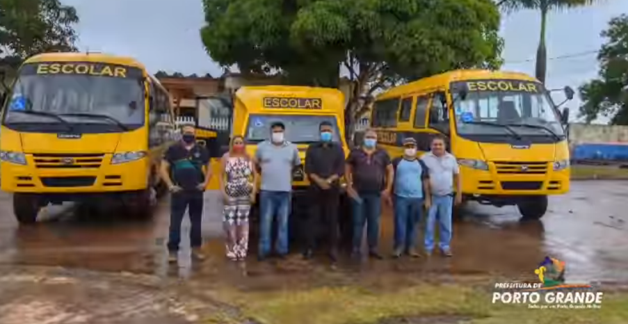 Prefeitura adquire trés ônibus escolar para atender os alunos das escolas da zona rural do município