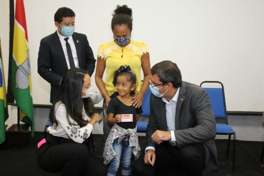 Solenidade marca o lançamento do cartão merenda destinado aos estudantes do município