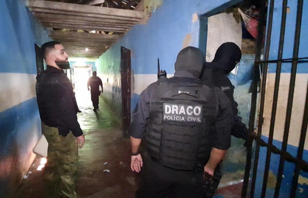 Draco fecha cerco contra líderes de facções e cumpre mandados dentro da penitenciária