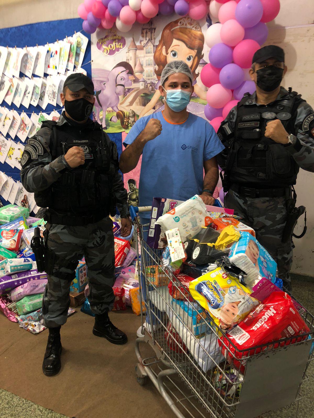 Bope celebra o Dias das Crianças com pacientes e funcionários do Hospital da Criança e do PAI