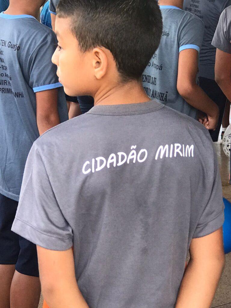 Crianças e adolescentes do projeto Cidadão Mirim