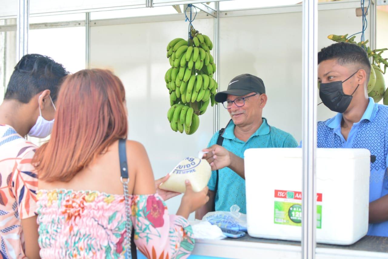  Feira do produtor rural marca aniversário do município de Amapá