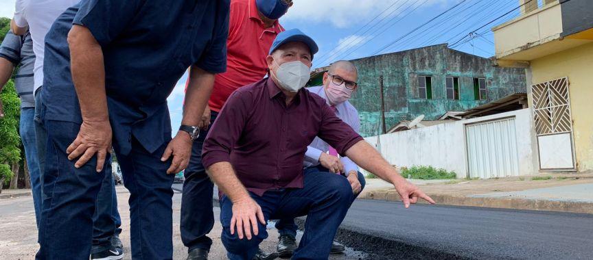 Prefeito Bala Rocha participa do lançamento de 30 km de asfalto para Santana