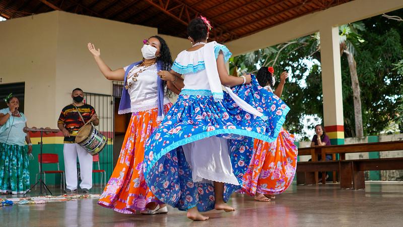 Prefeitura de Macapá realiza imersão na cultura marabaixeira em escolas do município