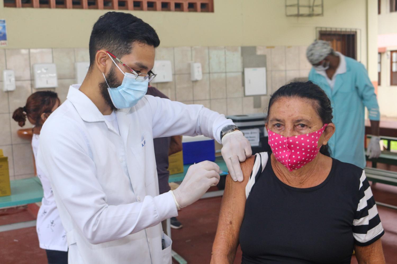 Prefeitura de Macapá realiza nova chamada para oferta da 3a dose para pessoas acima de 65 anos