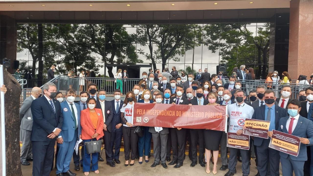 Procuradores-gerais de Justiça dos Estados da União fazem ato público, em Brasília, contra a PEC05/21