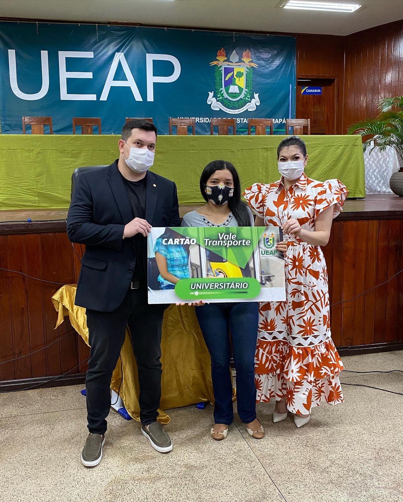 Com Emenda do deputado Acácio Favacho acadêmicos da UEAP recebem Vale Transporte.