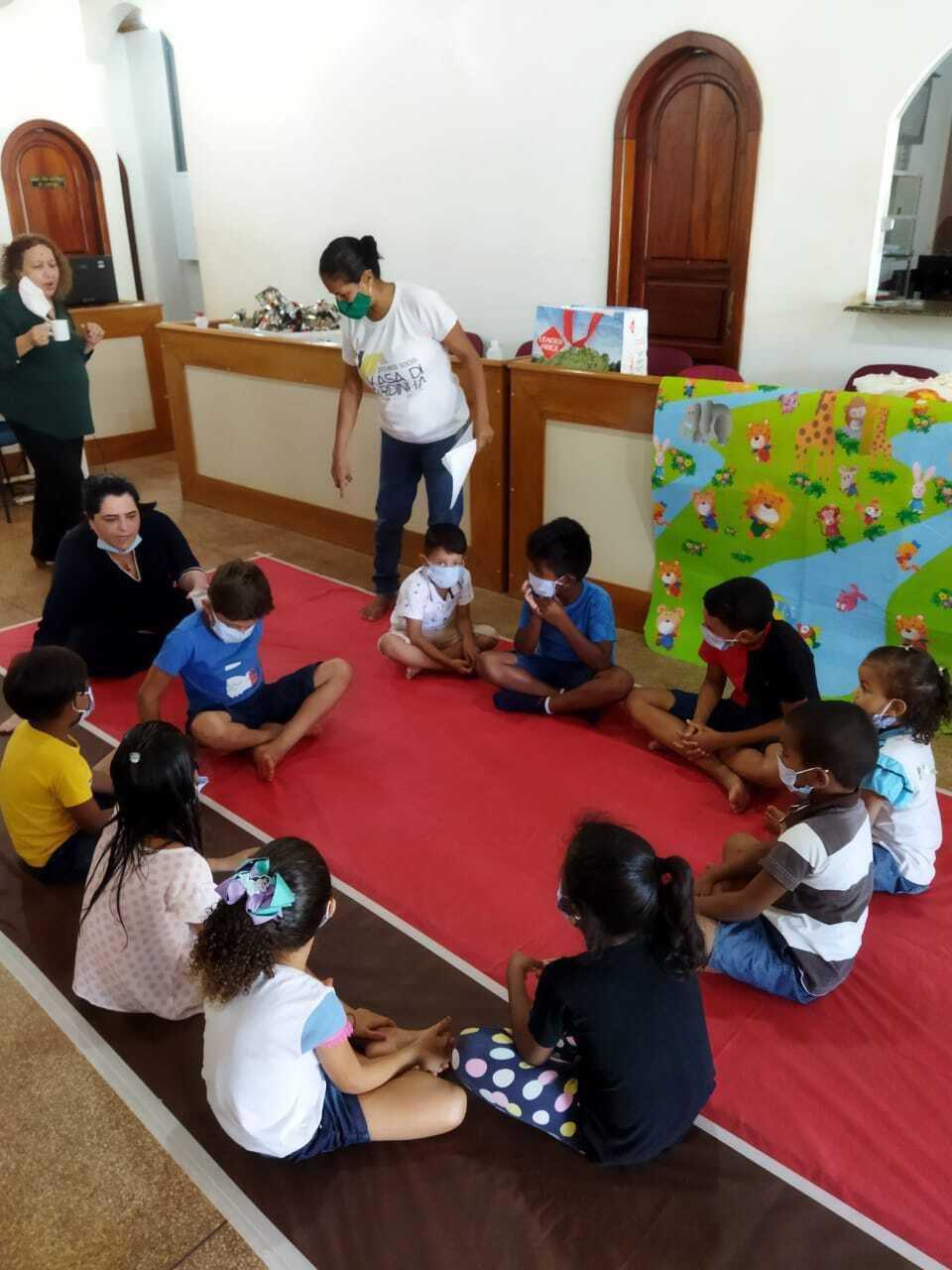 Fórum de Calçoene recebe visita de grupo de crianças