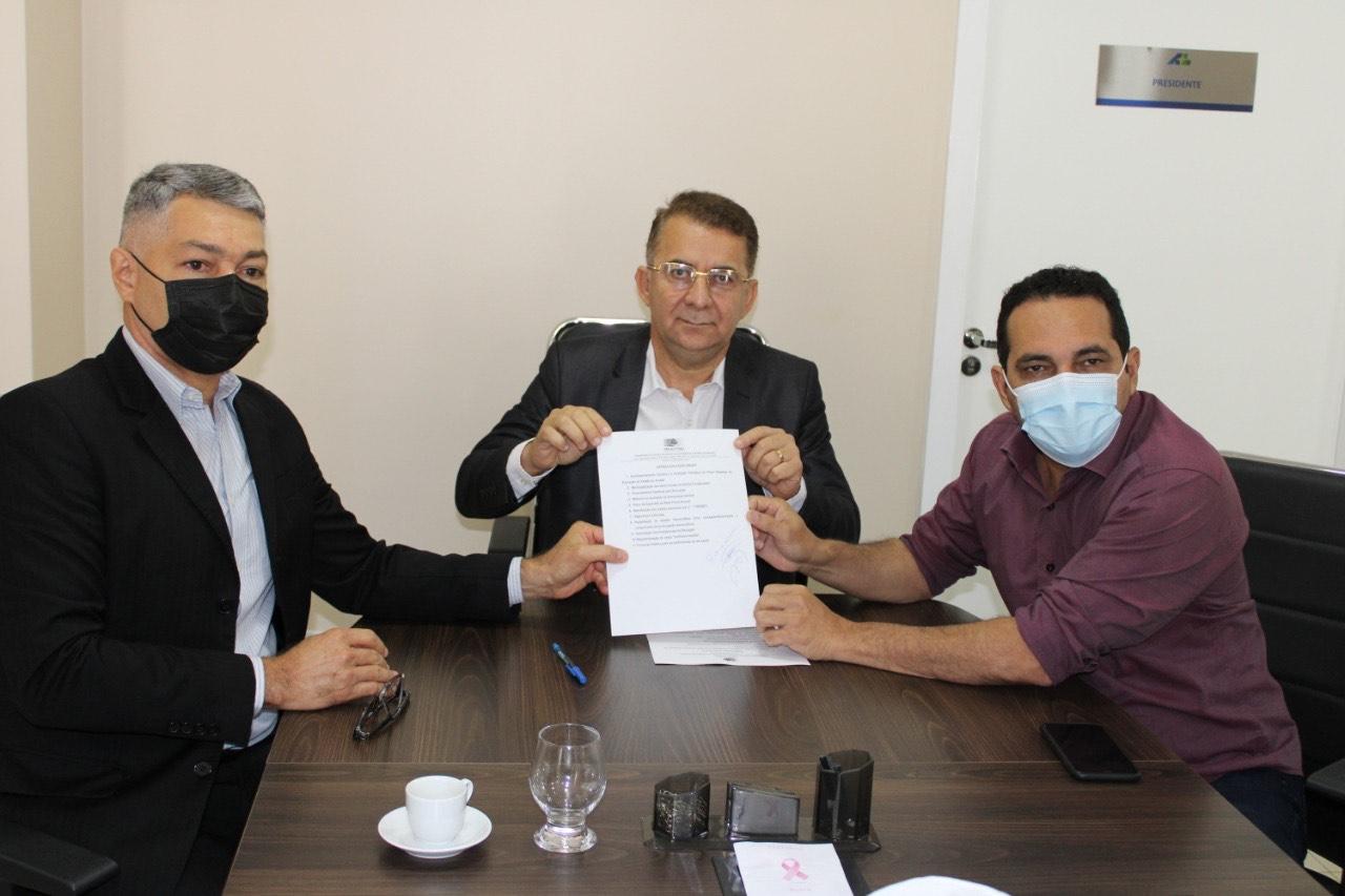 MP-AP reúne com Comissão de Educação da Assembleia Legislativa do Amapá