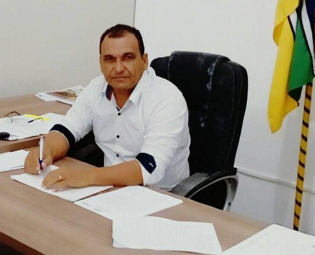 Prefeito de Ferreira Gomes/Ap tem casa invadida por homem com terçado.