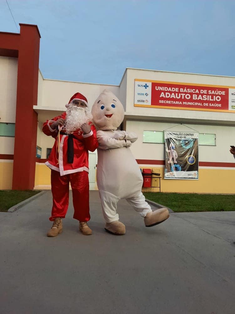 Zé Gotinha ganha apoio do Papai Noel para incentivar vacinação contra Covid 19 em Mazagão
