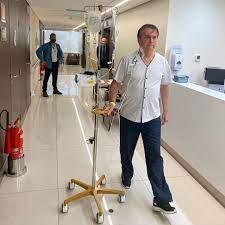Bolsonaro dá entrada em hospital de SP na madrugada desta 2ª