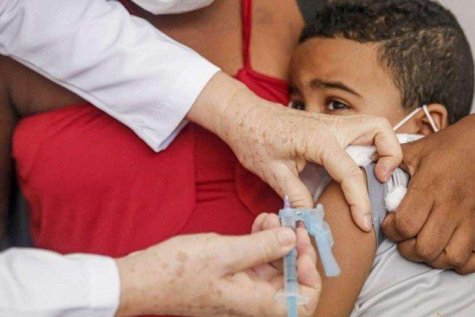 Em consulta pública, maioria é contra receita para vacinar crianças