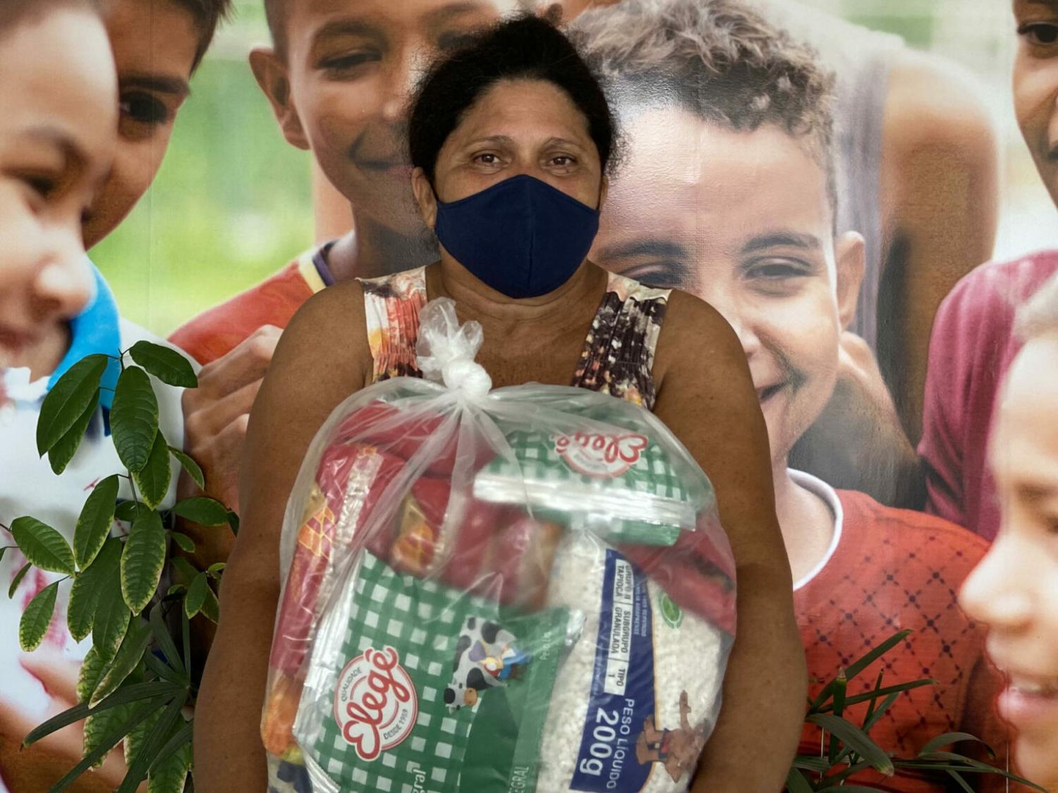 Mais de mil cestas básicas são distribuídas para famílias afetadas pela fome em Macapá